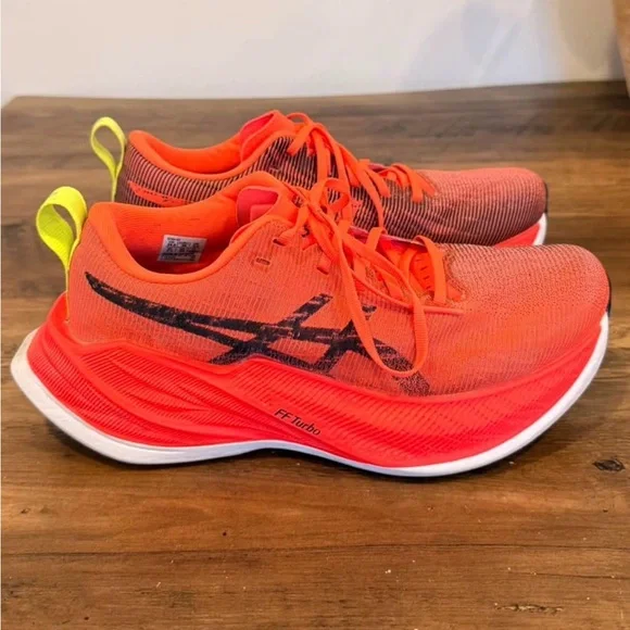 Superblast ASICS - Picture 2 of 6